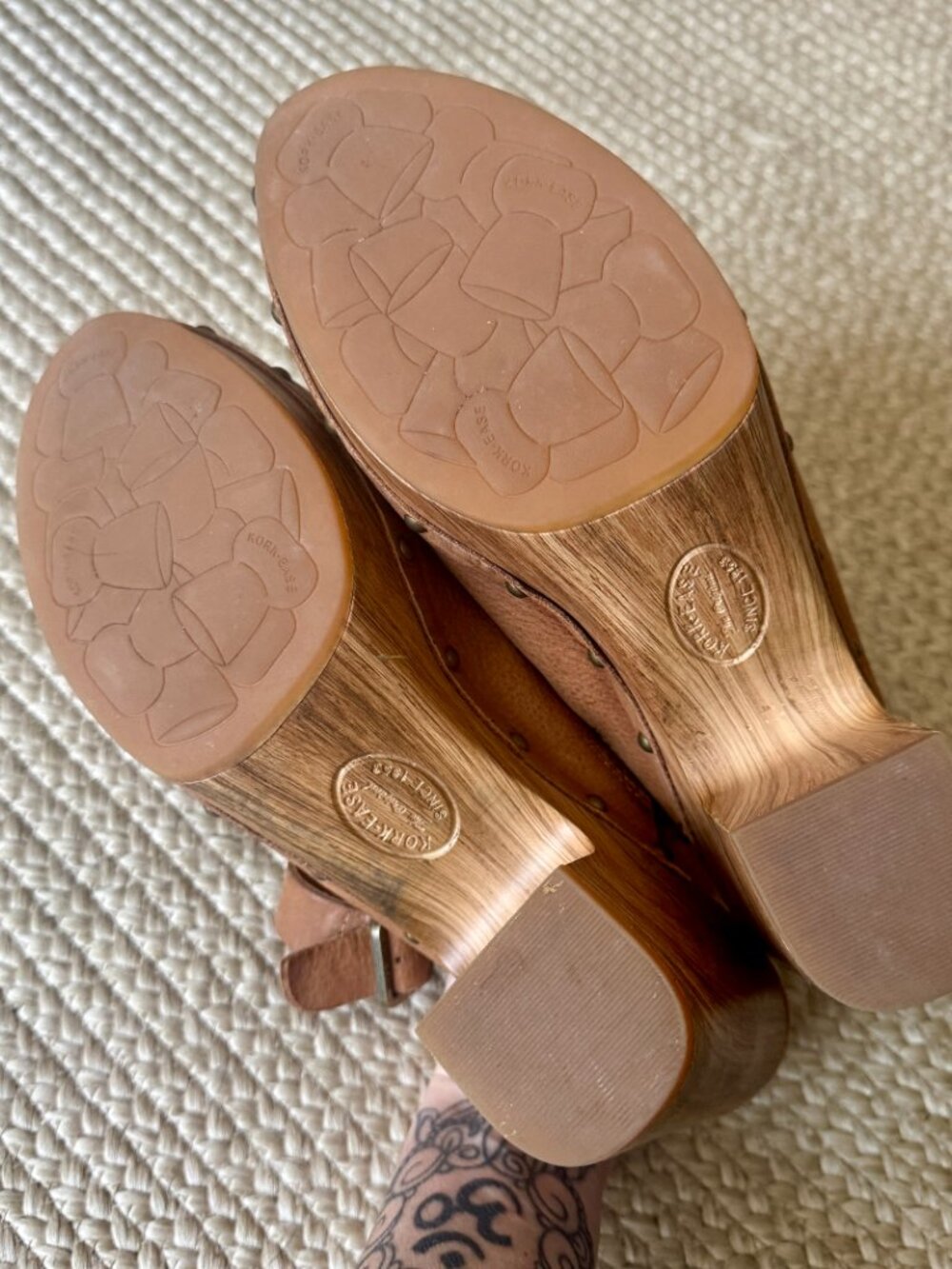 Kork-Ease Leather Clog Mules Size 11M Tan Brown Wood Heel Slingback Studded - Picture 9 of 9